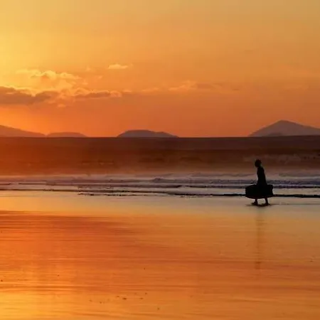 Homyliu * Famara